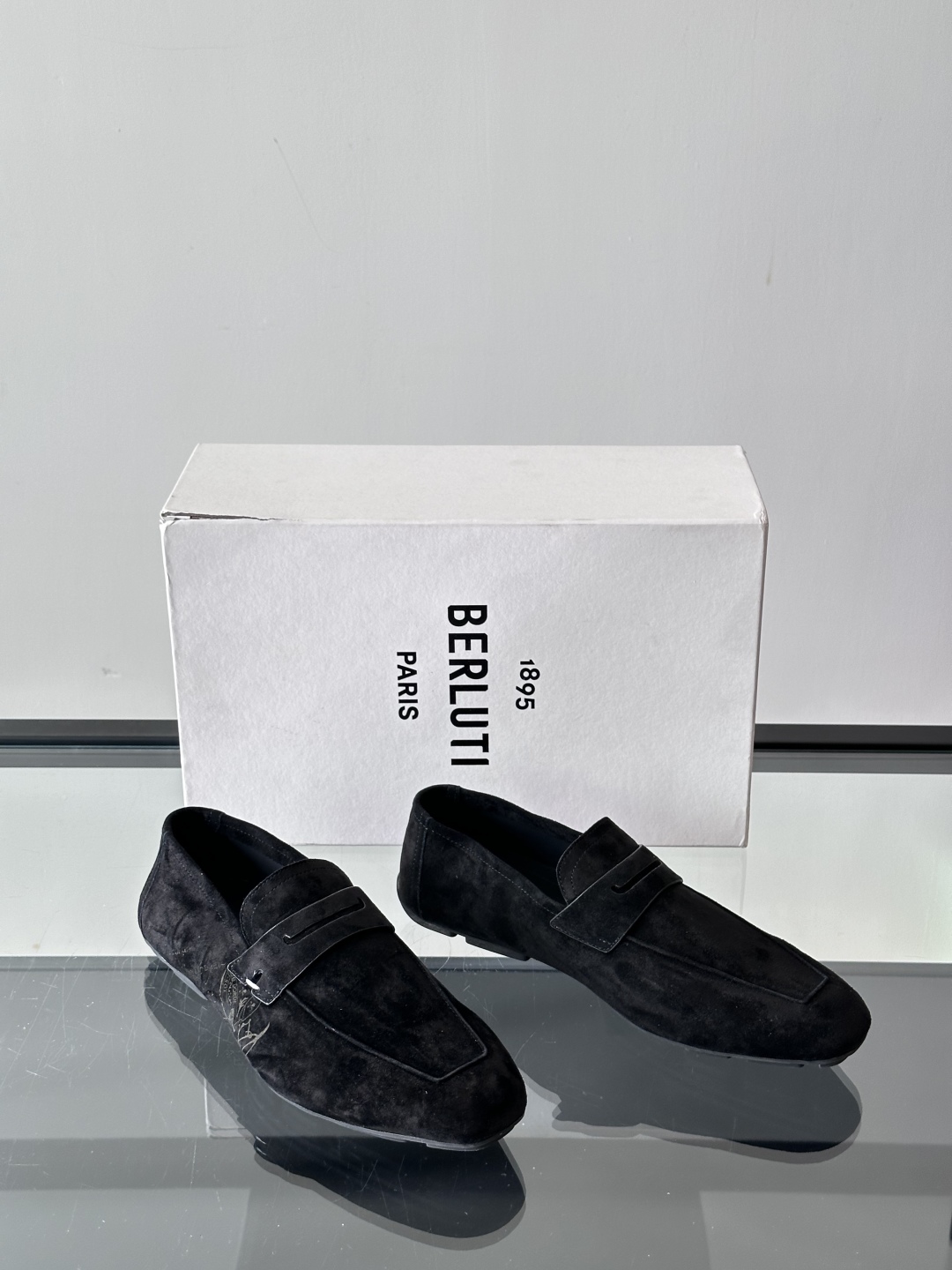 Berluti/布鲁提Eden Scritto图纹皮革便鞋男士套脚款，采用进口牛皮鞋面 柔软有型 舒适透