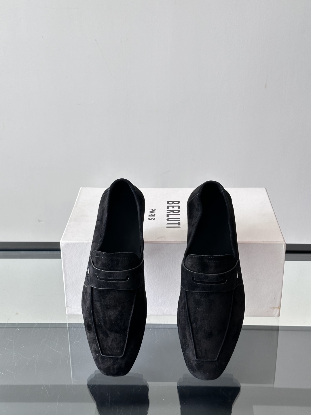 Berluti/布鲁提Eden Scritto图纹皮革便鞋男士套脚款，采用进口牛皮鞋面 柔软有型 舒适透