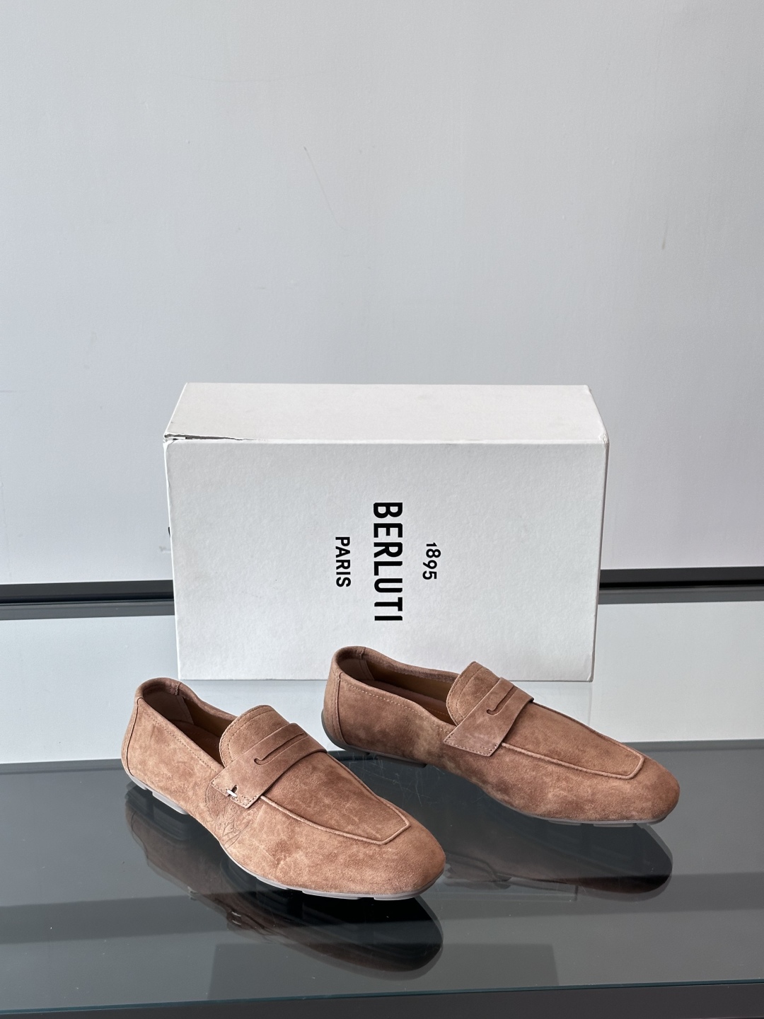 Berluti/布鲁提Eden Scritto图纹皮革便鞋男士套脚款，采用进口牛皮鞋面 柔软有型 舒适透