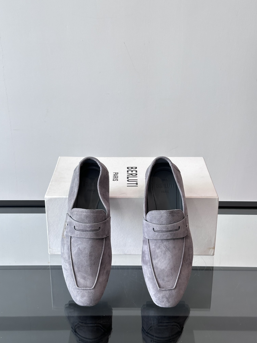 Berluti/布鲁提Eden Scritto图纹皮革便鞋男士套脚款，采用进口牛皮鞋面 柔软有型 舒适透