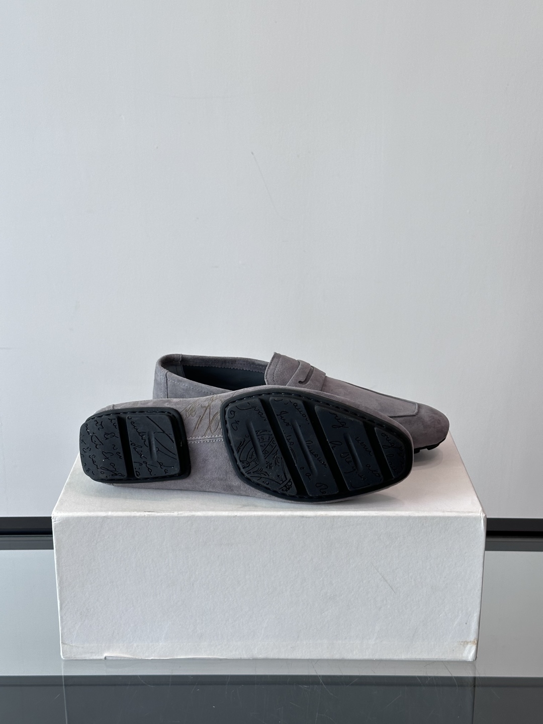 Berluti/布鲁提Eden Scritto图纹皮革便鞋男士套脚款，采用进口牛皮鞋面 柔软有型 舒适透