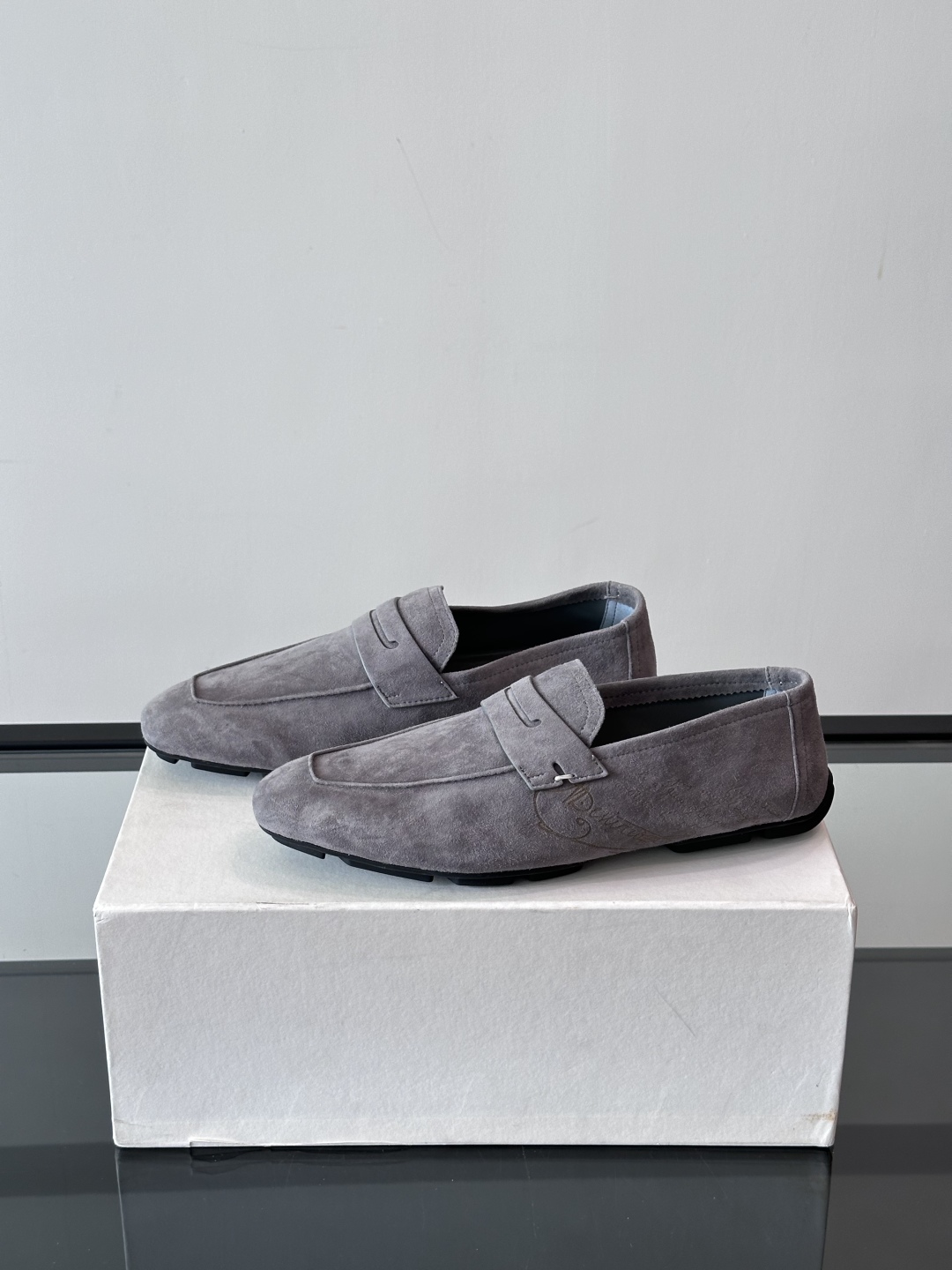 Berluti/布鲁提Eden Scritto图纹皮革便鞋男士套脚款，采用进口牛皮鞋面 柔软有型 舒适透