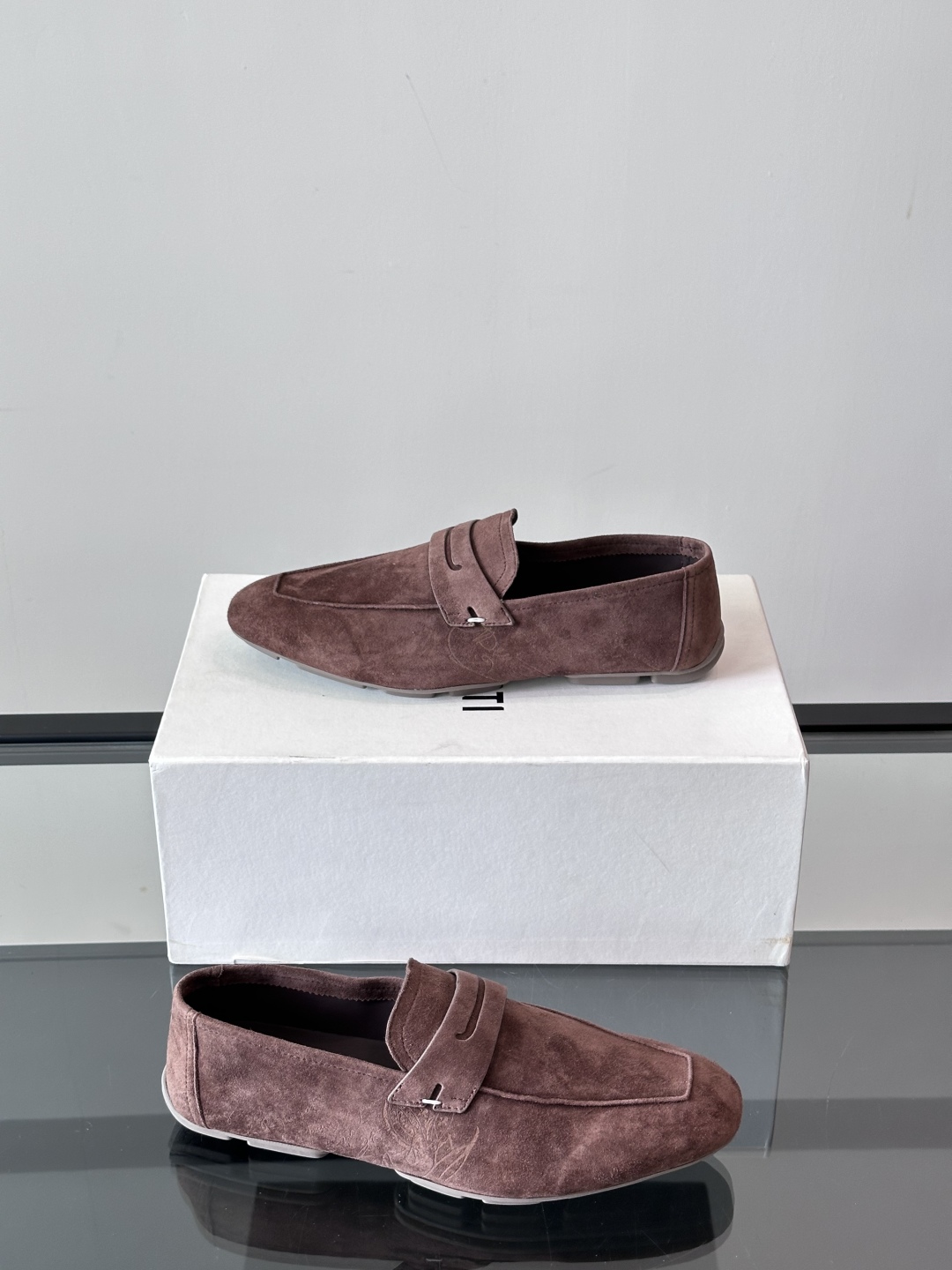 Berluti/布鲁提Eden Scritto图纹皮革便鞋男士套脚款，采用进口牛皮鞋面 柔软有型 舒适透