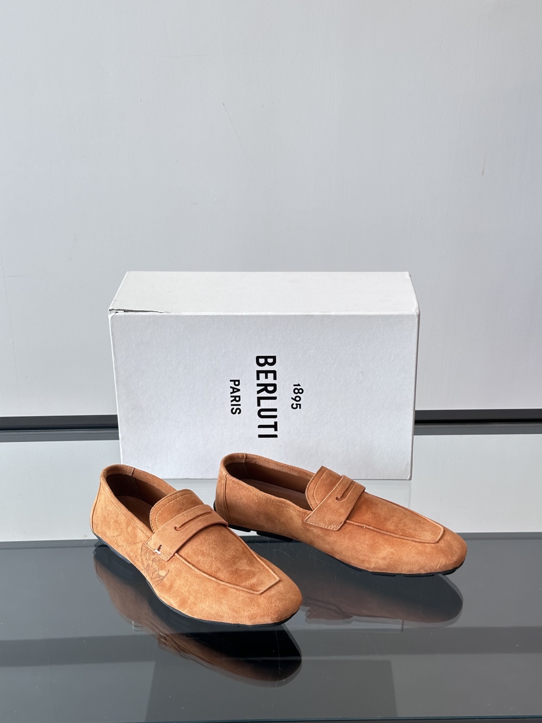 Berluti/布鲁提Eden Scritto图纹皮革便鞋男士套脚款，采用进口牛皮鞋面 柔软有型 舒适透