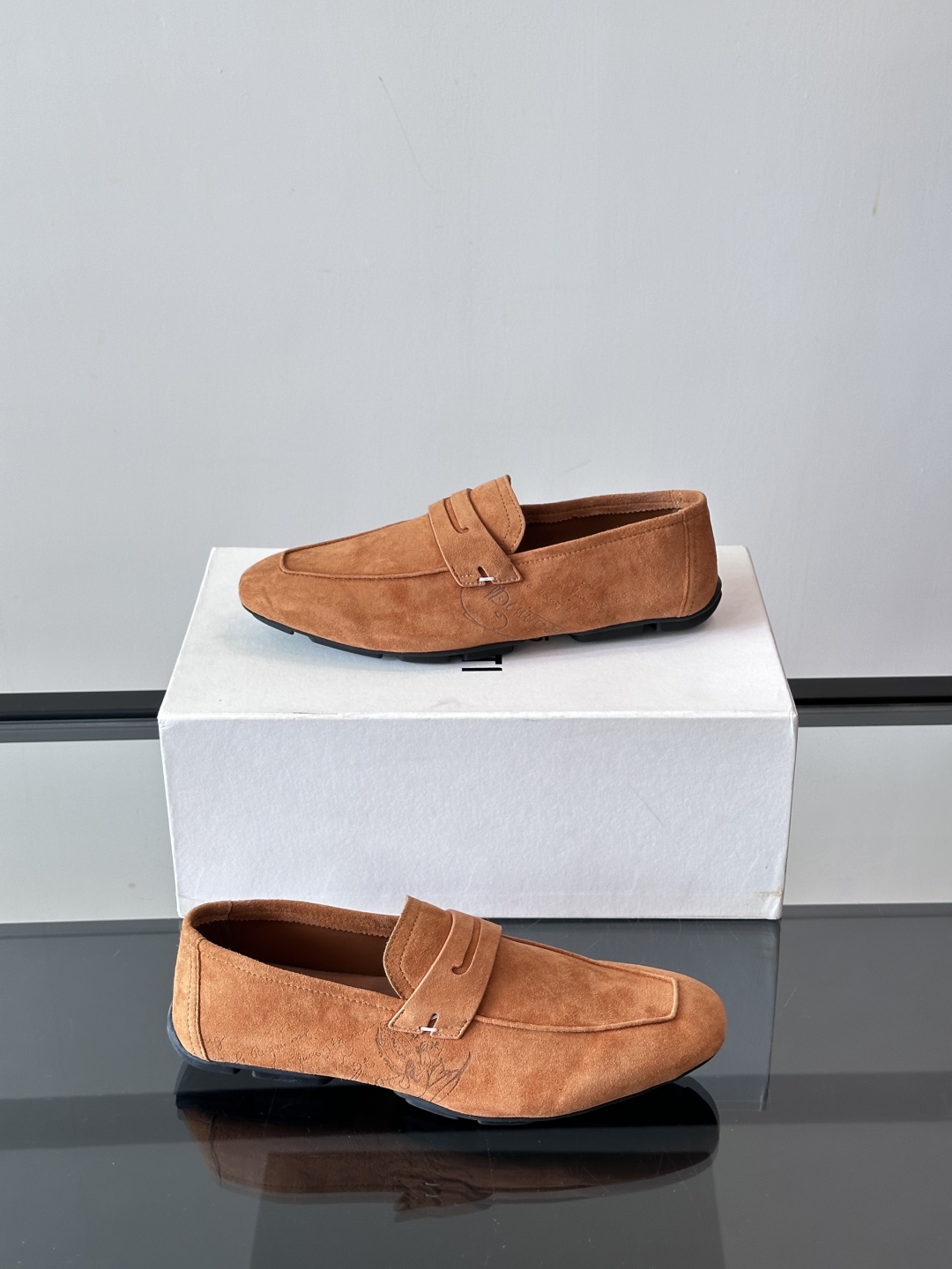 Berluti/布鲁提Eden Scritto图纹皮革便鞋男士套脚款，采用进口牛皮鞋面 柔软有型 舒适透
