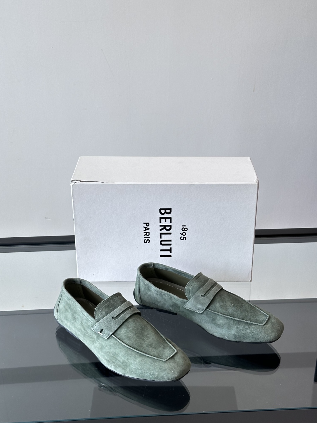 Berluti/布鲁提Eden Scritto图纹皮革便鞋男士套脚款，采用进口牛皮鞋面 柔软有型 舒适透
