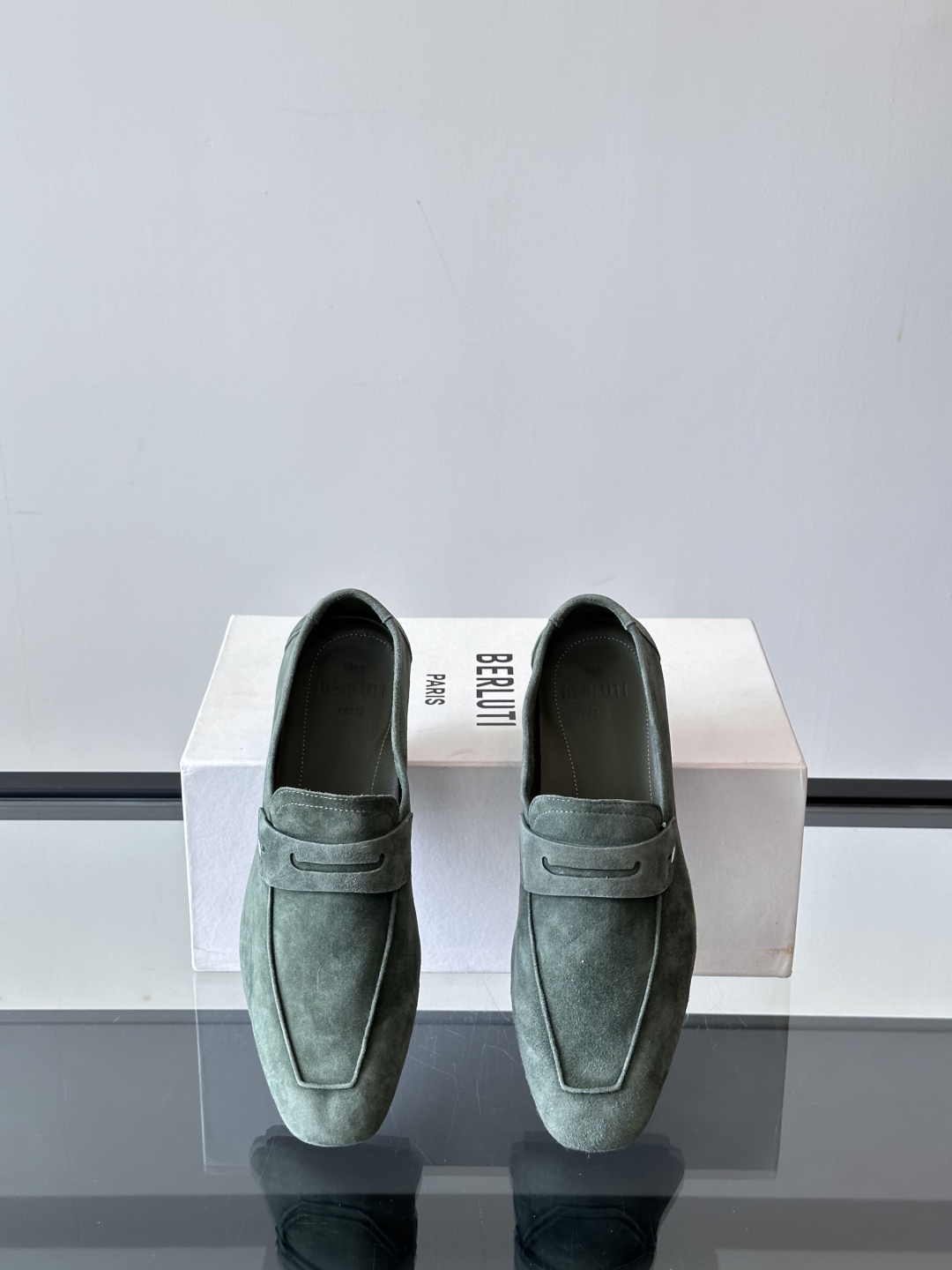 Berluti/布鲁提Eden Scritto图纹皮革便鞋男士套脚款，采用进口牛皮鞋面 柔软有型 舒适透