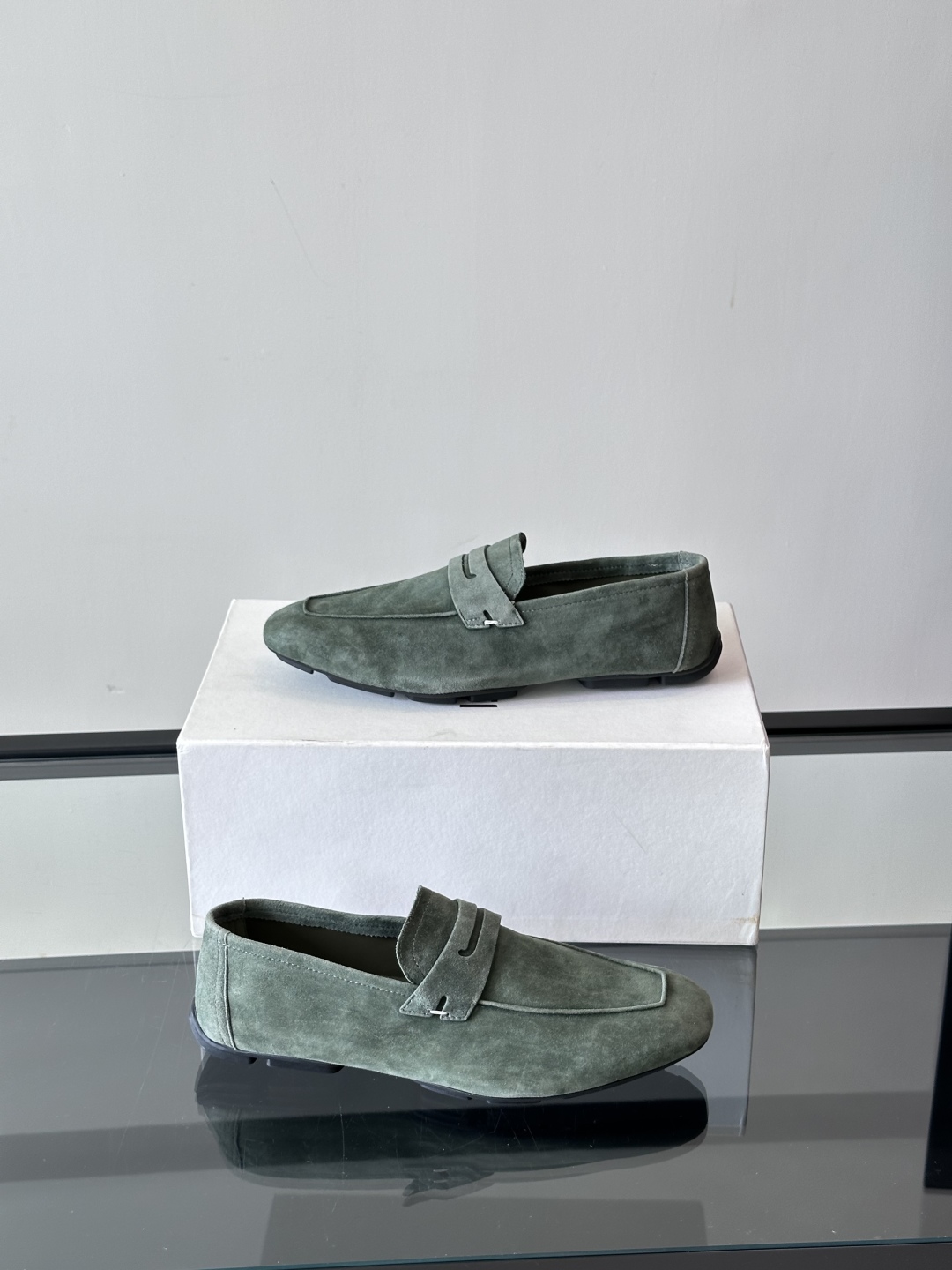 Berluti/布鲁提Eden Scritto图纹皮革便鞋男士套脚款，采用进口牛皮鞋面 柔软有型 舒适透