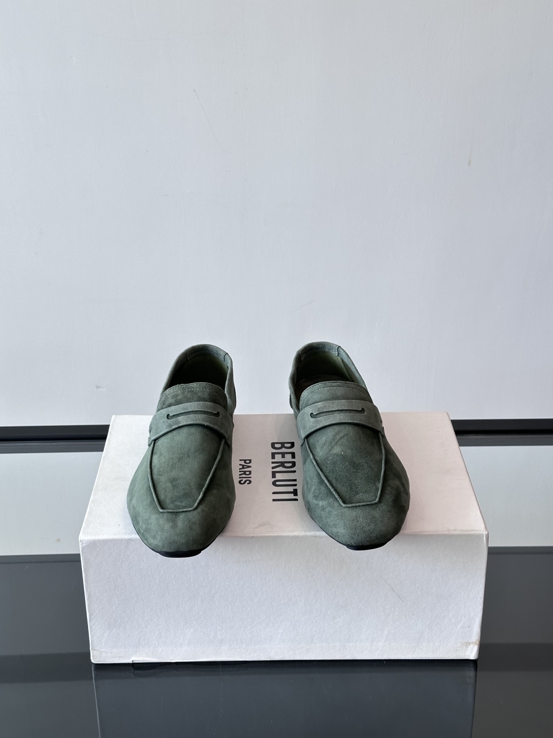 Berluti/布鲁提Eden Scritto图纹皮革便鞋男士套脚款，采用进口牛皮鞋面 柔软有型 舒适透