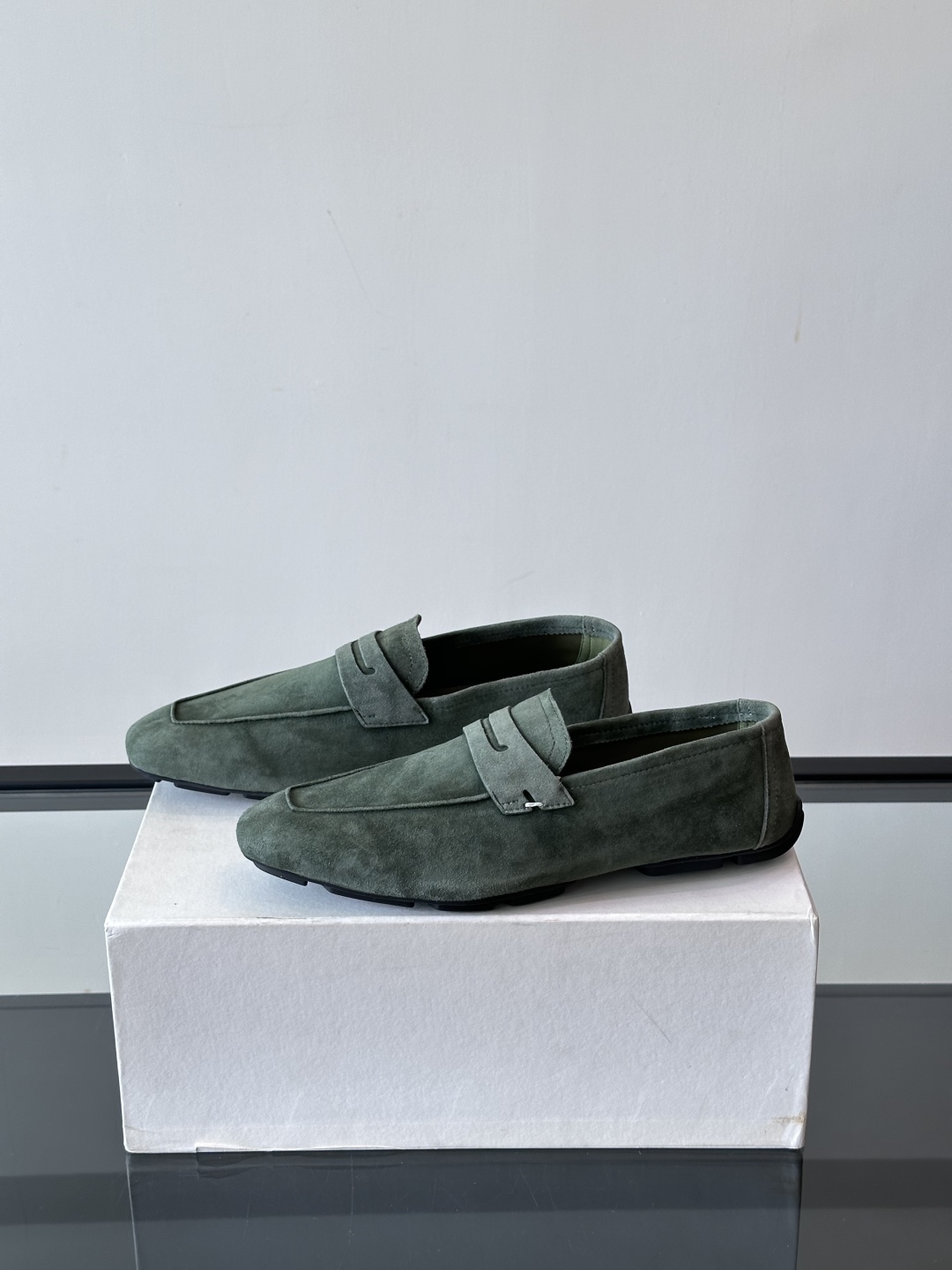 Berluti/布鲁提Eden Scritto图纹皮革便鞋男士套脚款，采用进口牛皮鞋面 柔软有型 舒适透