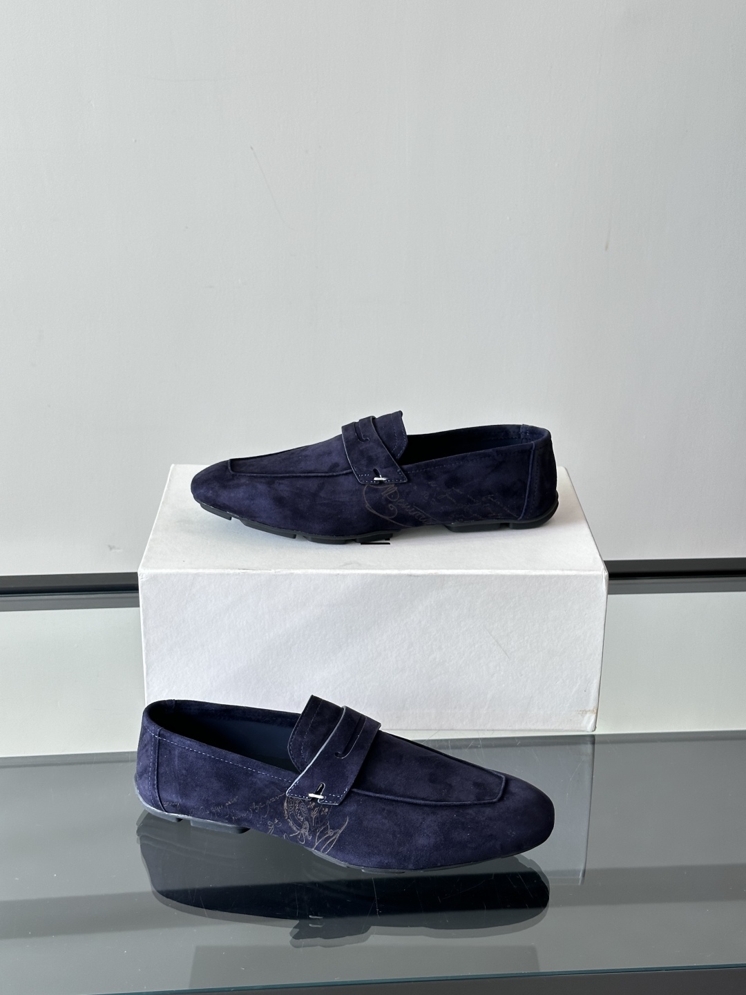 Berluti/布鲁提Eden Scritto图纹皮革便鞋男士套脚款，采用进口牛皮鞋面 柔软有型 舒适透