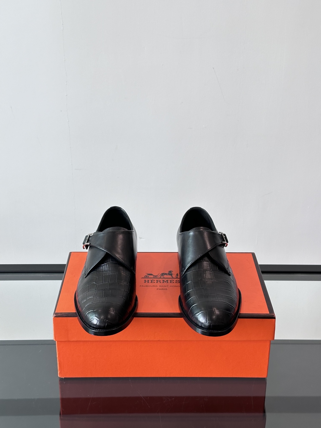 爱马仕Hermes皮鞋👞。2025高级感商务穿搭必备的男鞋~~进口原版牛皮，水染头层牛里，进口真皮大底！