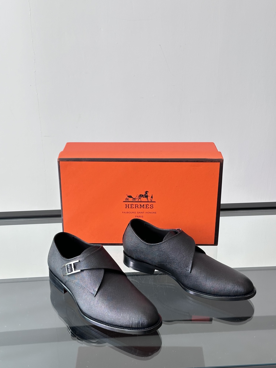爱马仕Hermes皮鞋👞。2025高级感商务穿搭必备的男鞋~~进口原版牛皮，水染头层牛里，进口真皮大底！