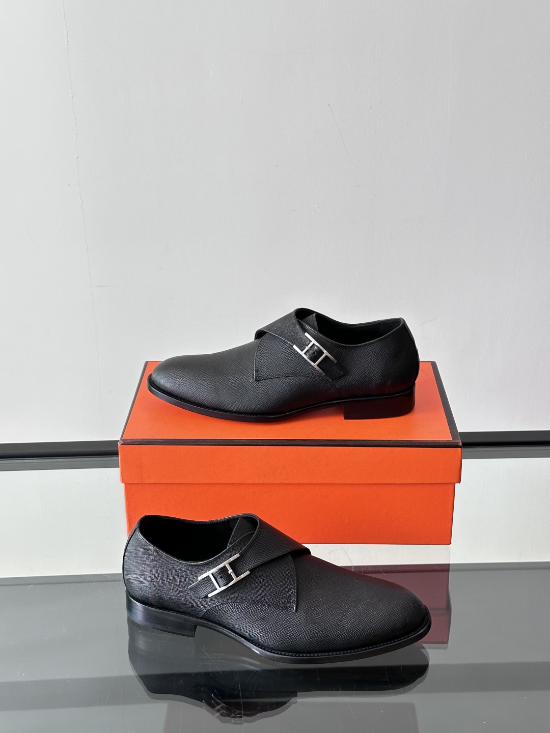 爱马仕Hermes皮鞋👞。2025高级感商务穿搭必备的男鞋~~进口原版牛皮，水染头层牛里，进口真皮大底！