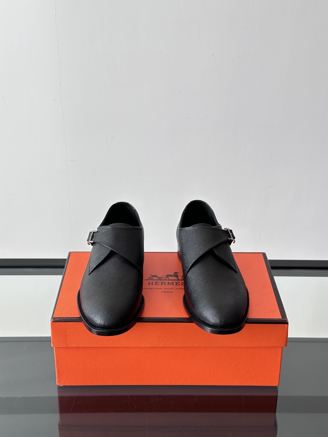 爱马仕Hermes皮鞋👞。2025高级感商务穿搭必备的男鞋~~进口原版牛皮，水染头层牛里，进口真皮大底！
