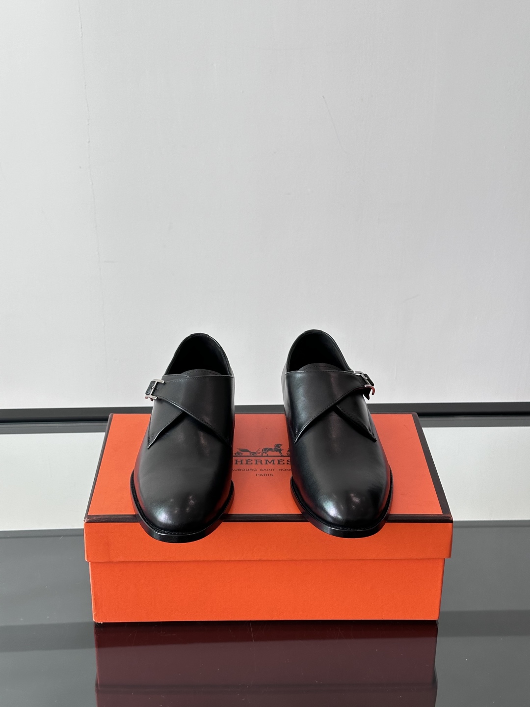 爱马仕Hermes皮鞋👞。2025高级感商务穿搭必备的男鞋~~进口原版牛皮，水染头层牛里，进口真皮大底！