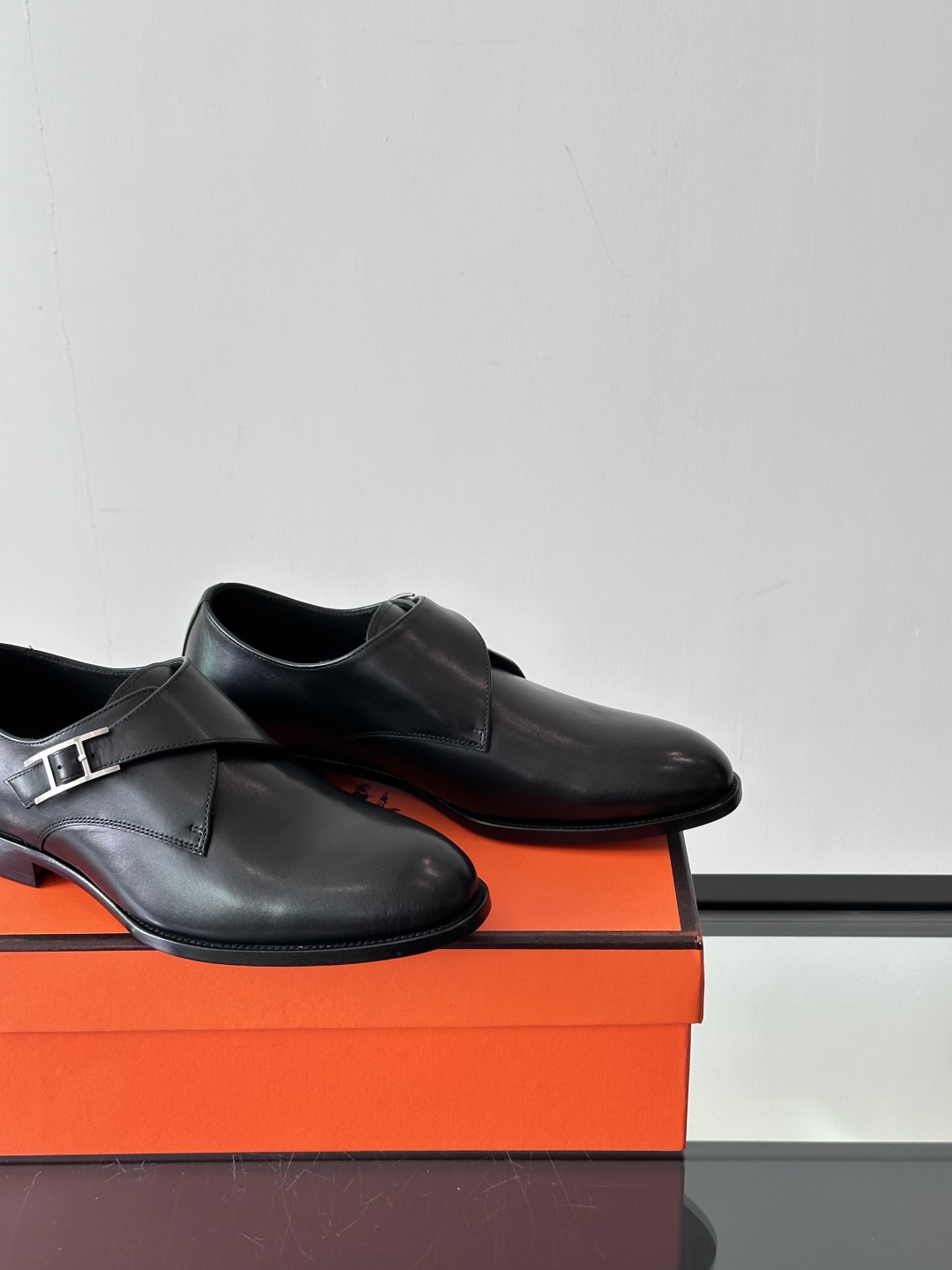 爱马仕Hermes皮鞋👞。2025高级感商务穿搭必备的男鞋~~进口原版牛皮，水染头层牛里，进口真皮大底！