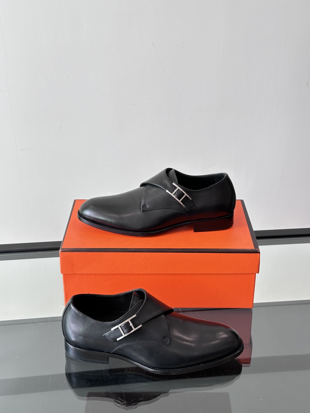 爱马仕Hermes皮鞋👞。2025高级感商务穿搭必备的男鞋~~进口原版牛皮，水染头层牛里，进口真皮大底！