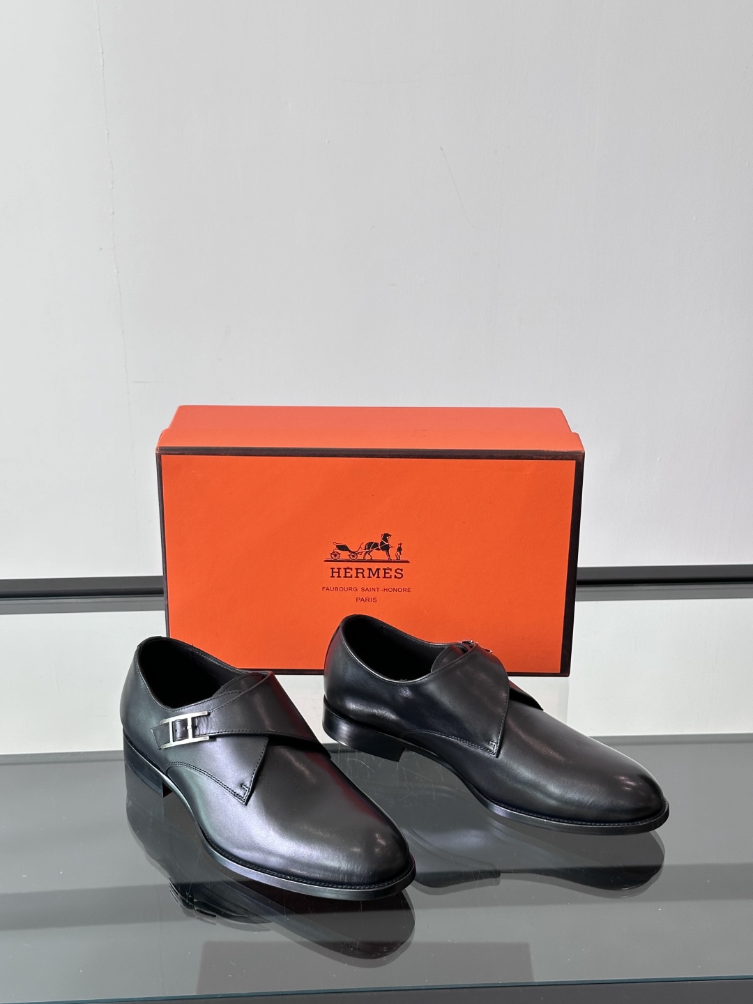 爱马仕Hermes皮鞋👞。2025高级感商务穿搭必备的男鞋~~进口原版牛皮，水染头层牛里，进口真皮大底！