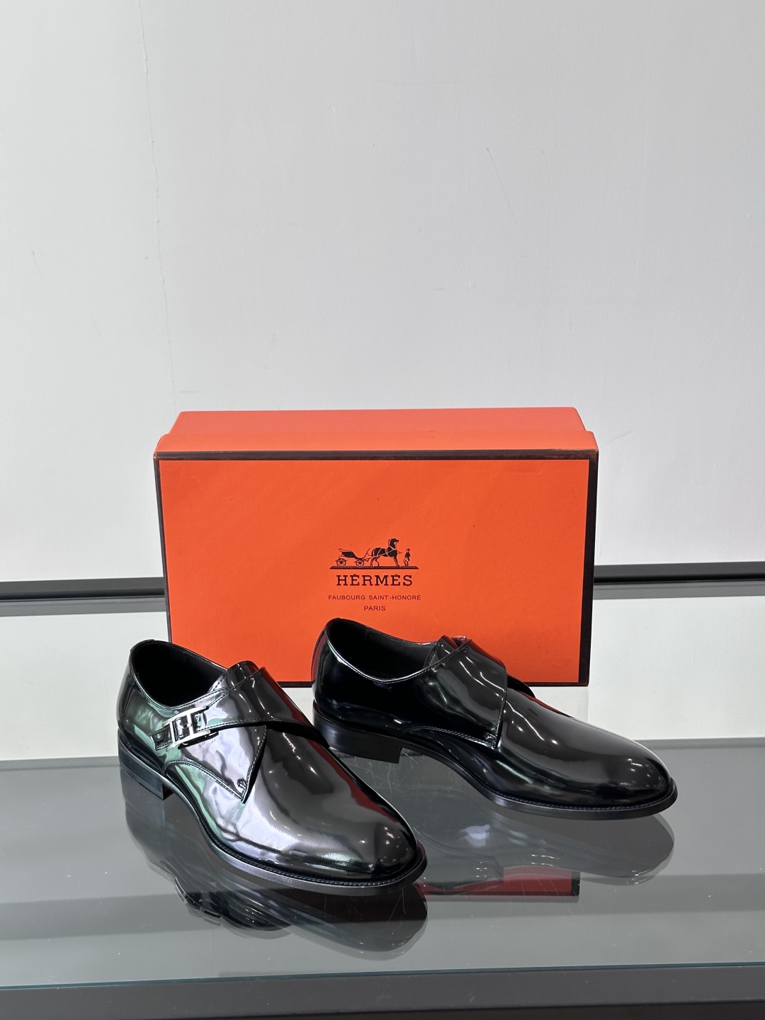 爱马仕Hermes皮鞋👞。2025高级感商务穿搭必备的男鞋~~进口原版牛皮，水染头层牛里，进口真皮大底！