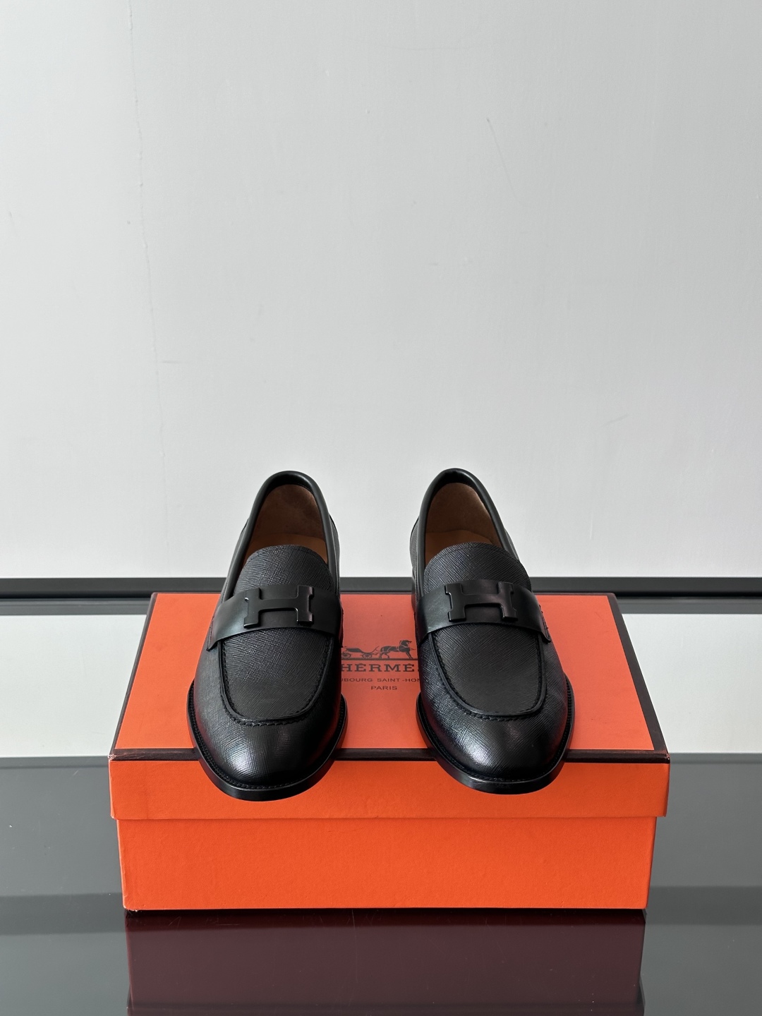 爱马仕Hermes皮鞋👞。2025高级感商务穿搭必备的男鞋~~进口原版牛皮，水染头层牛里，进口真皮大底！