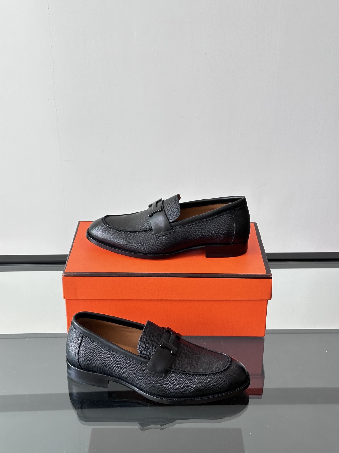 爱马仕Hermes皮鞋👞。2025高级感商务穿搭必备的男鞋~~进口原版牛皮，水染头层牛里，进口真皮大底！