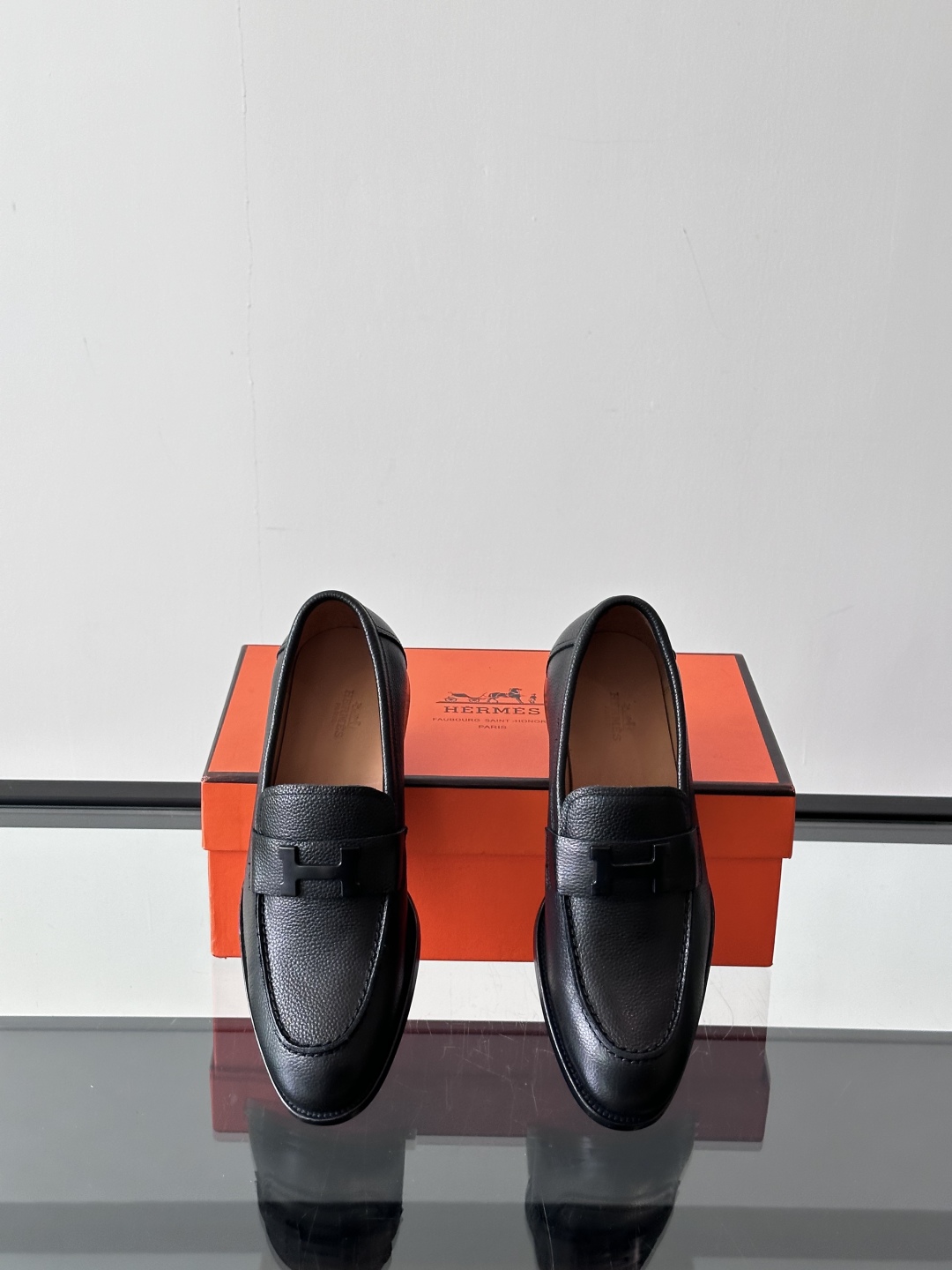 爱马仕Hermes皮鞋👞。2025高级感商务穿搭必备的男鞋~~进口原版牛皮，水染头层牛里，进口真皮大底！