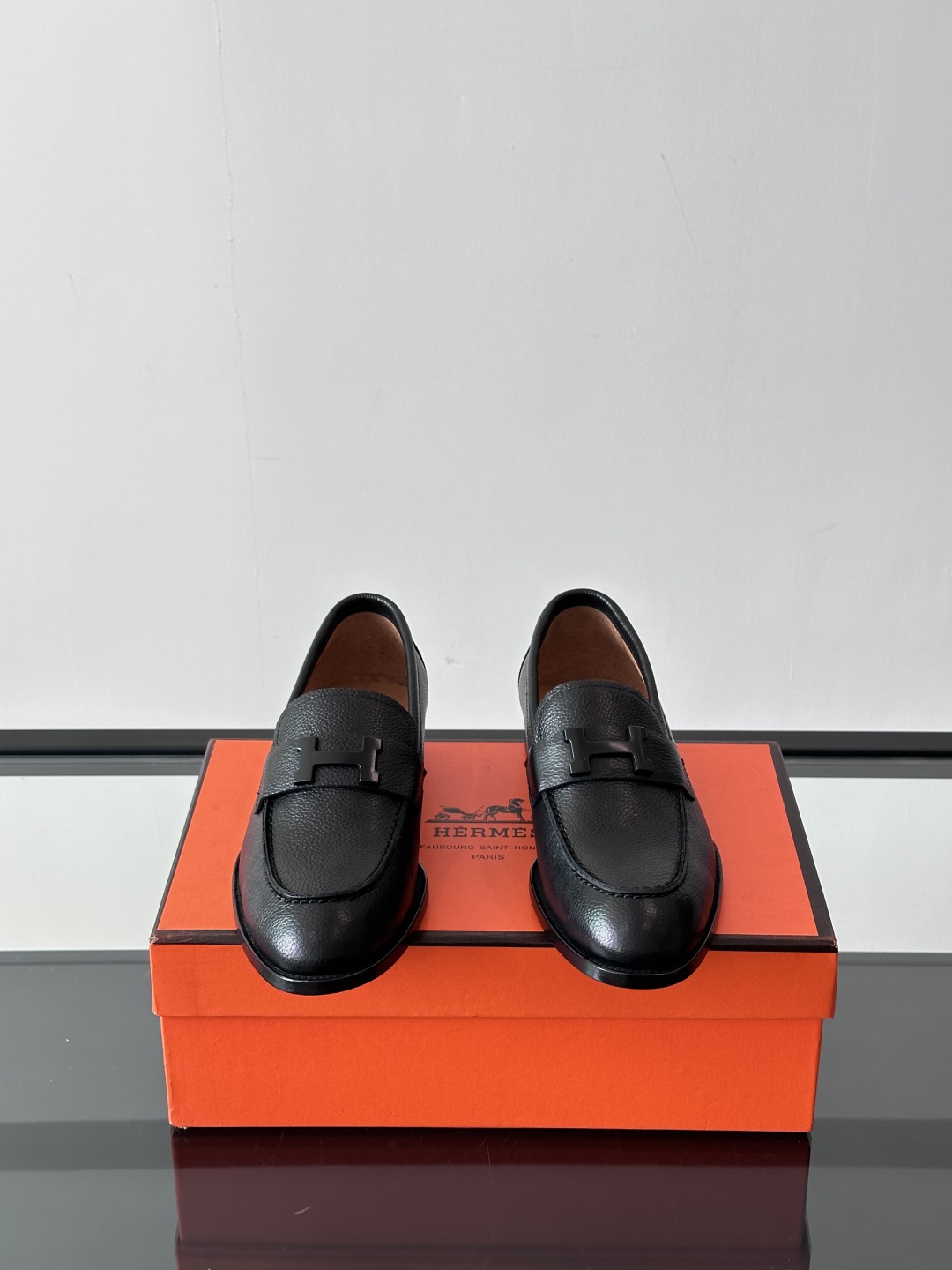 爱马仕Hermes皮鞋👞。2025高级感商务穿搭必备的男鞋~~进口原版牛皮，水染头层牛里，进口真皮大底！