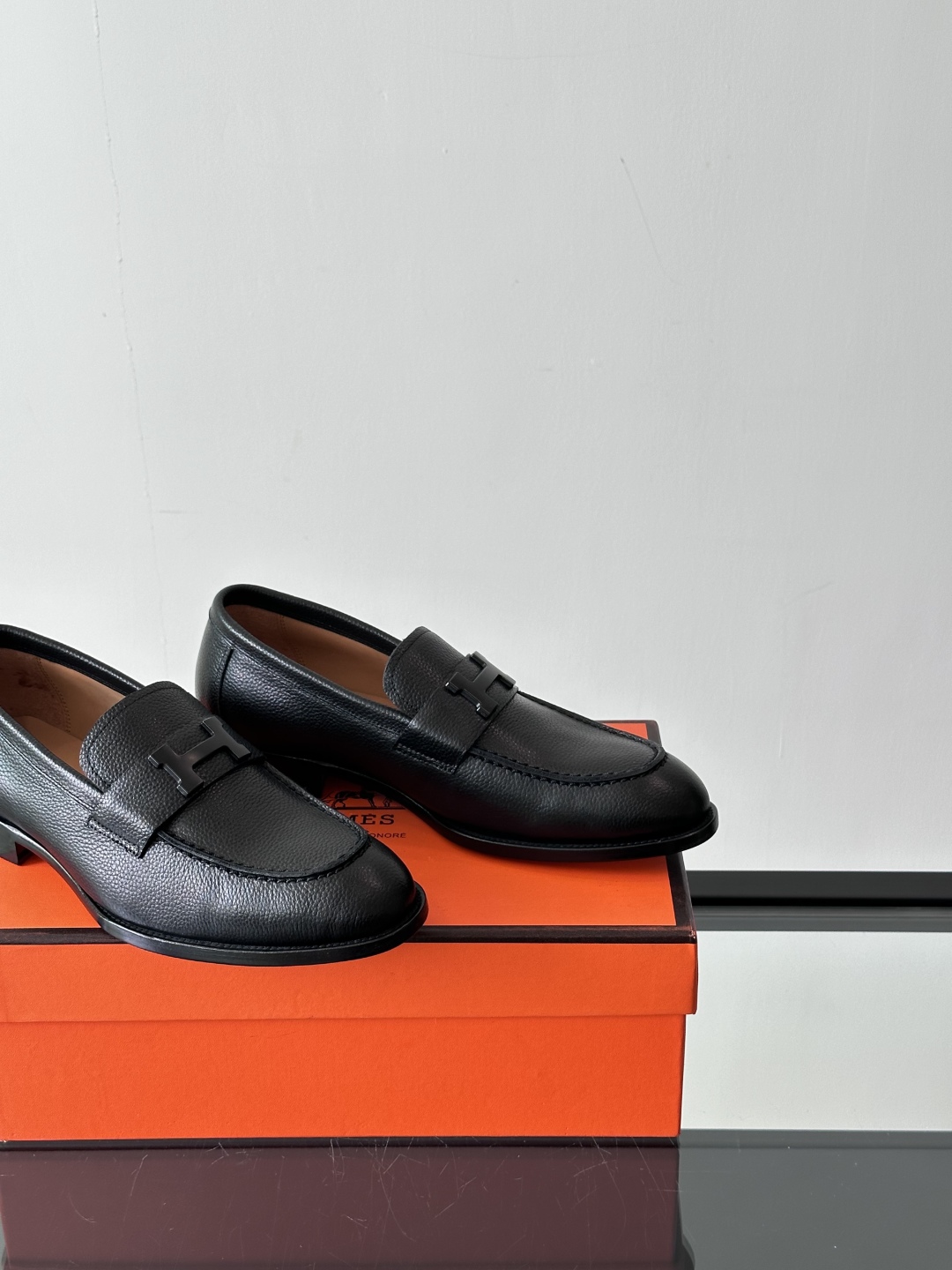 爱马仕Hermes皮鞋👞。2025高级感商务穿搭必备的男鞋~~进口原版牛皮，水染头层牛里，进口真皮大底！