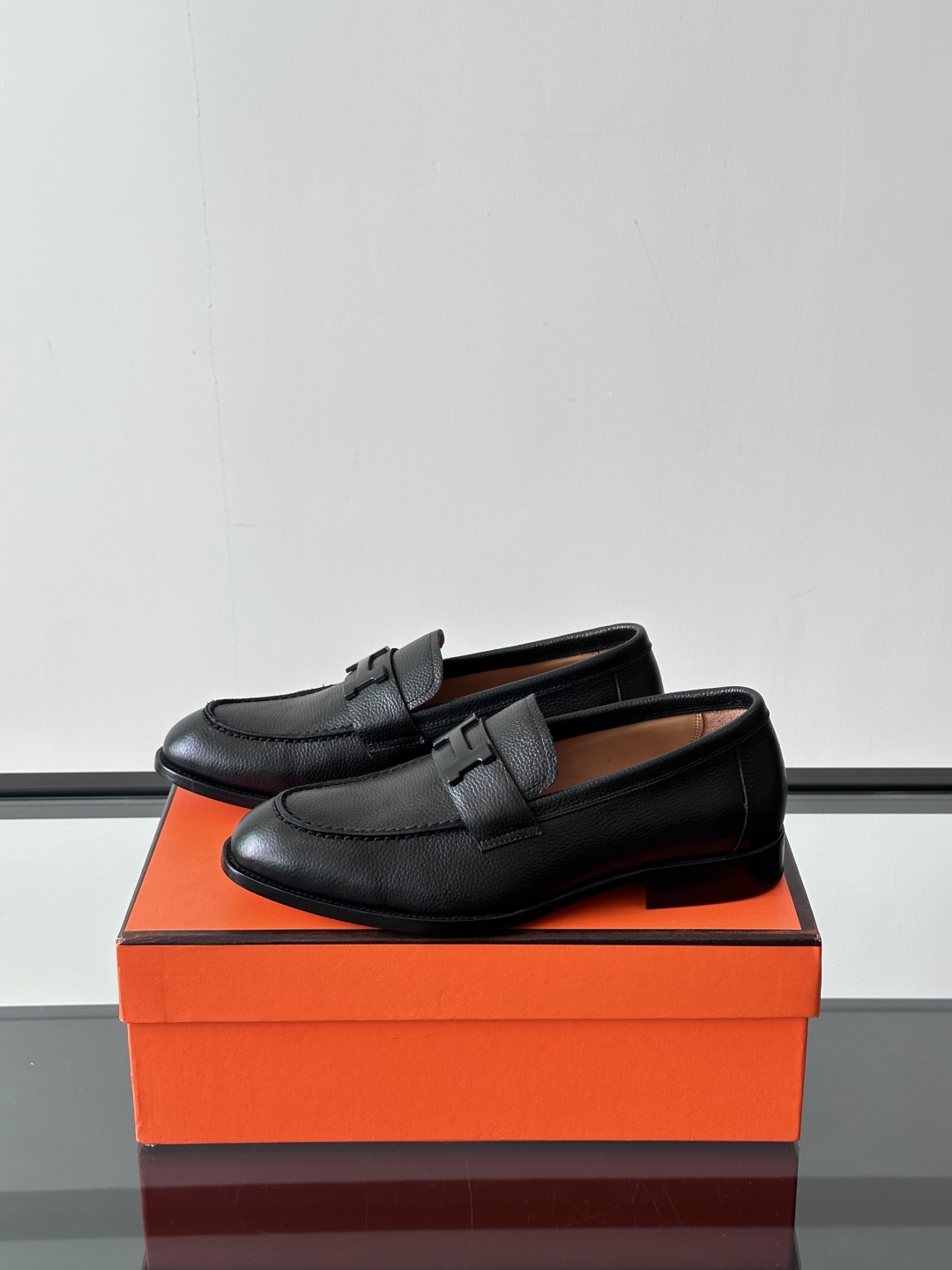 爱马仕Hermes皮鞋👞。2025高级感商务穿搭必备的男鞋~~进口原版牛皮，水染头层牛里，进口真皮大底！