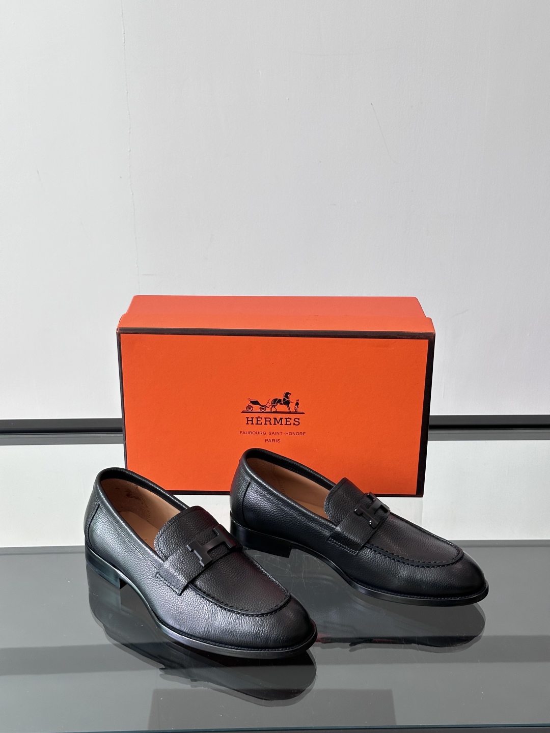 爱马仕Hermes皮鞋👞。2025高级感商务穿搭必备的男鞋~~进口原版牛皮，水染头层牛里，进口真皮大底！