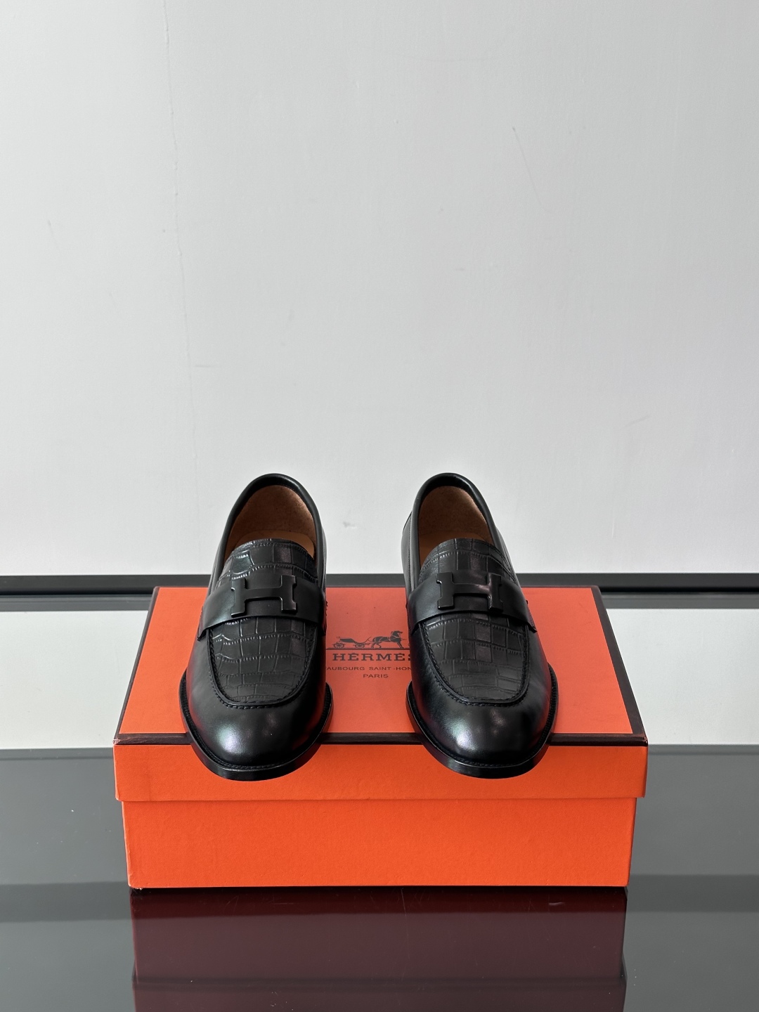 爱马仕Hermes皮鞋👞。2025高级感商务穿搭必备的男鞋~~进口原版牛皮，水染头层牛里，进口真皮大底！