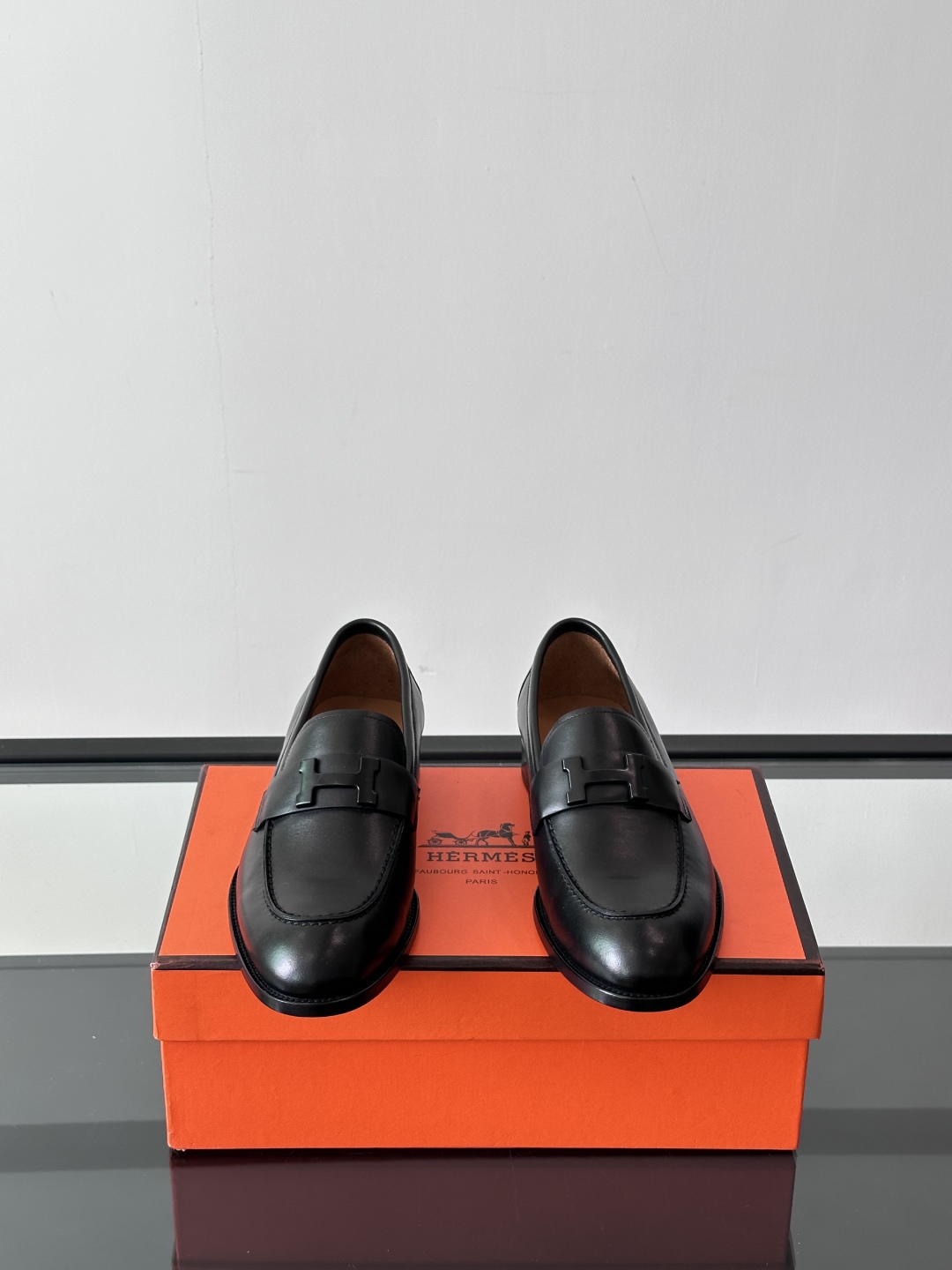 爱马仕Hermes皮鞋👞。2025高级感商务穿搭必备的男鞋~~进口原版牛皮，水染头层牛里，进口真皮大底！