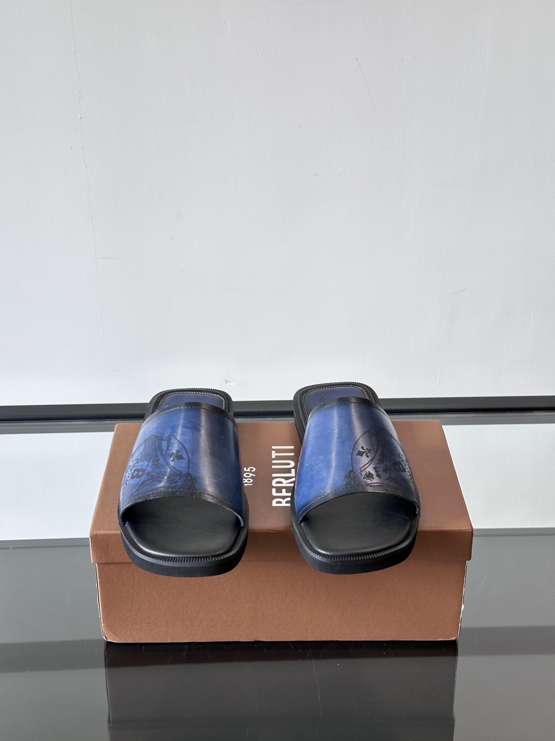 Berlut* 布鲁提 夏季凉鞋新品系列 灵感新季 新款 Shadow 皮革凉鞋 全新