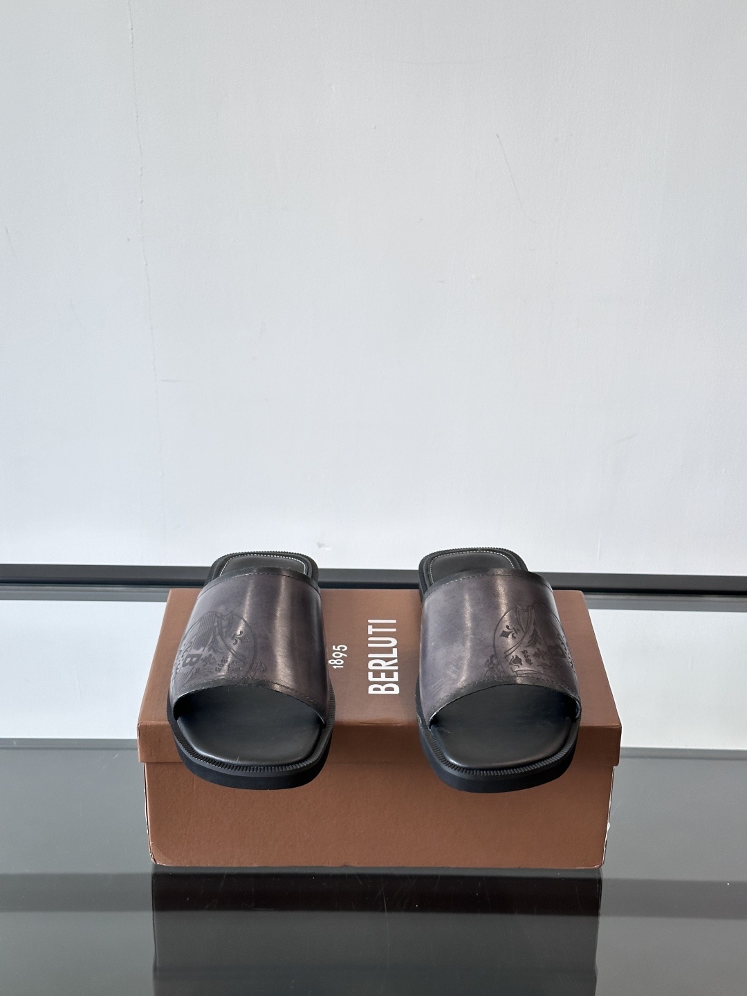 Berlut* 布鲁提 夏季凉鞋新品系列 灵感新季 新款 Shadow 皮革凉鞋 全新
