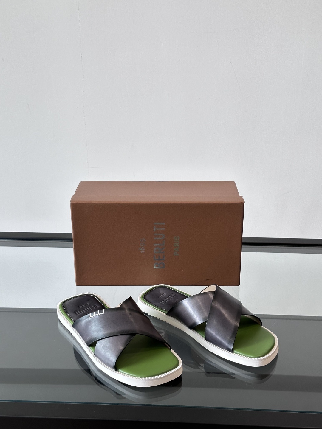 Berlut* 布鲁提 夏季凉鞋新品系列 灵感新季 新款 Shadow 皮革凉鞋 全新