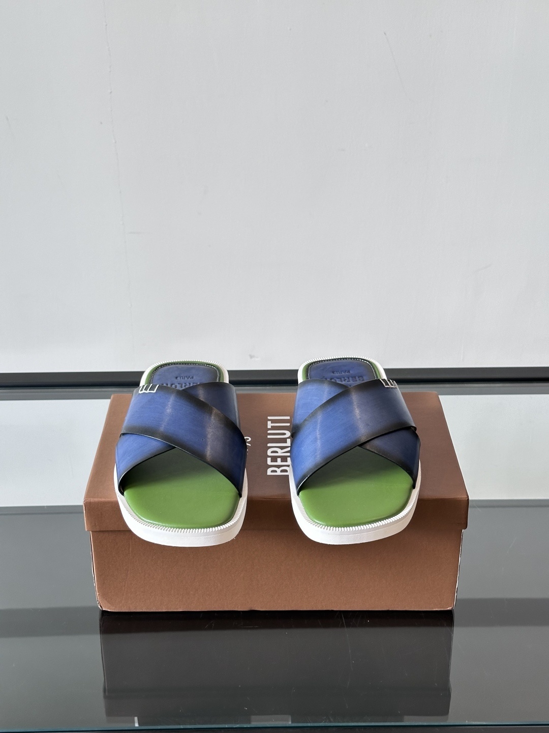 Berlut* 布鲁提 夏季凉鞋新品系列 灵感新季 新款 Shadow 皮革凉鞋 全新
