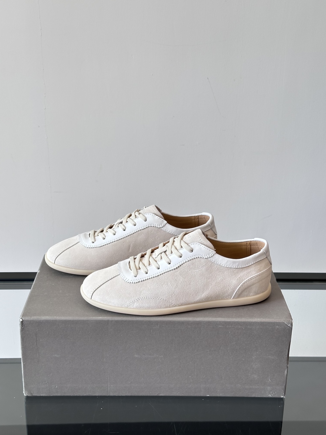 Brunello Cucinelli  SS25🆕春夏新款拼色运动板男鞋 此款运动鞋面料采用意大利进口麂