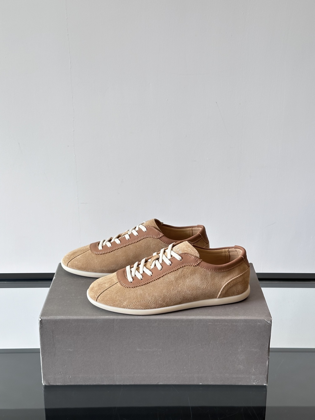 Brunello Cucinelli  SS25🆕春夏新款拼色运动板男鞋 此款运动鞋面料采用意大利进口麂
