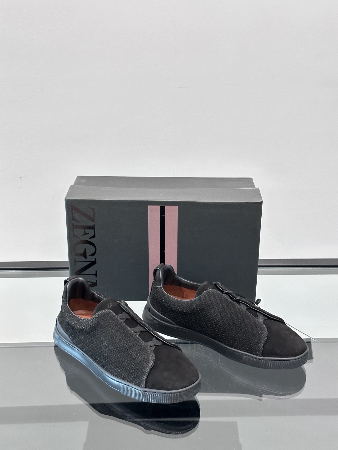 ZEGNA 杰尼亚 绒面奢华休闲TriPle Stitch™ 2025新款男士休闲鞋，选用进口翻毛牛皮打