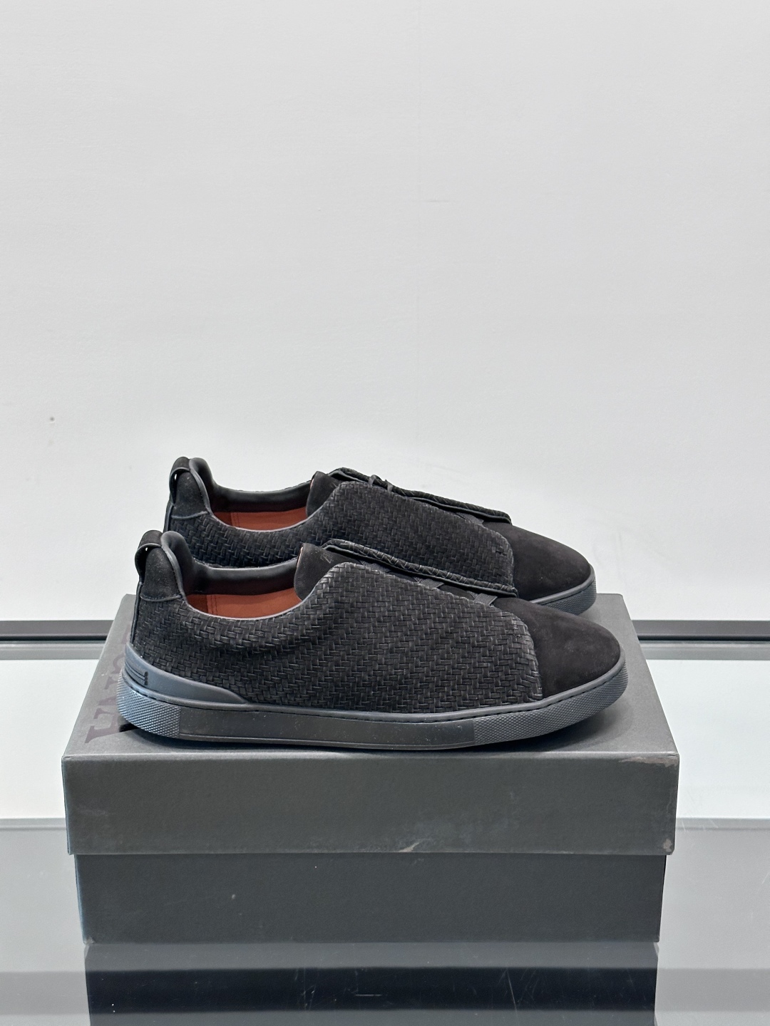 ZEGNA 杰尼亚 绒面奢华休闲TriPle Stitch™ 2025新款男士休闲鞋，选用进口翻毛牛皮打