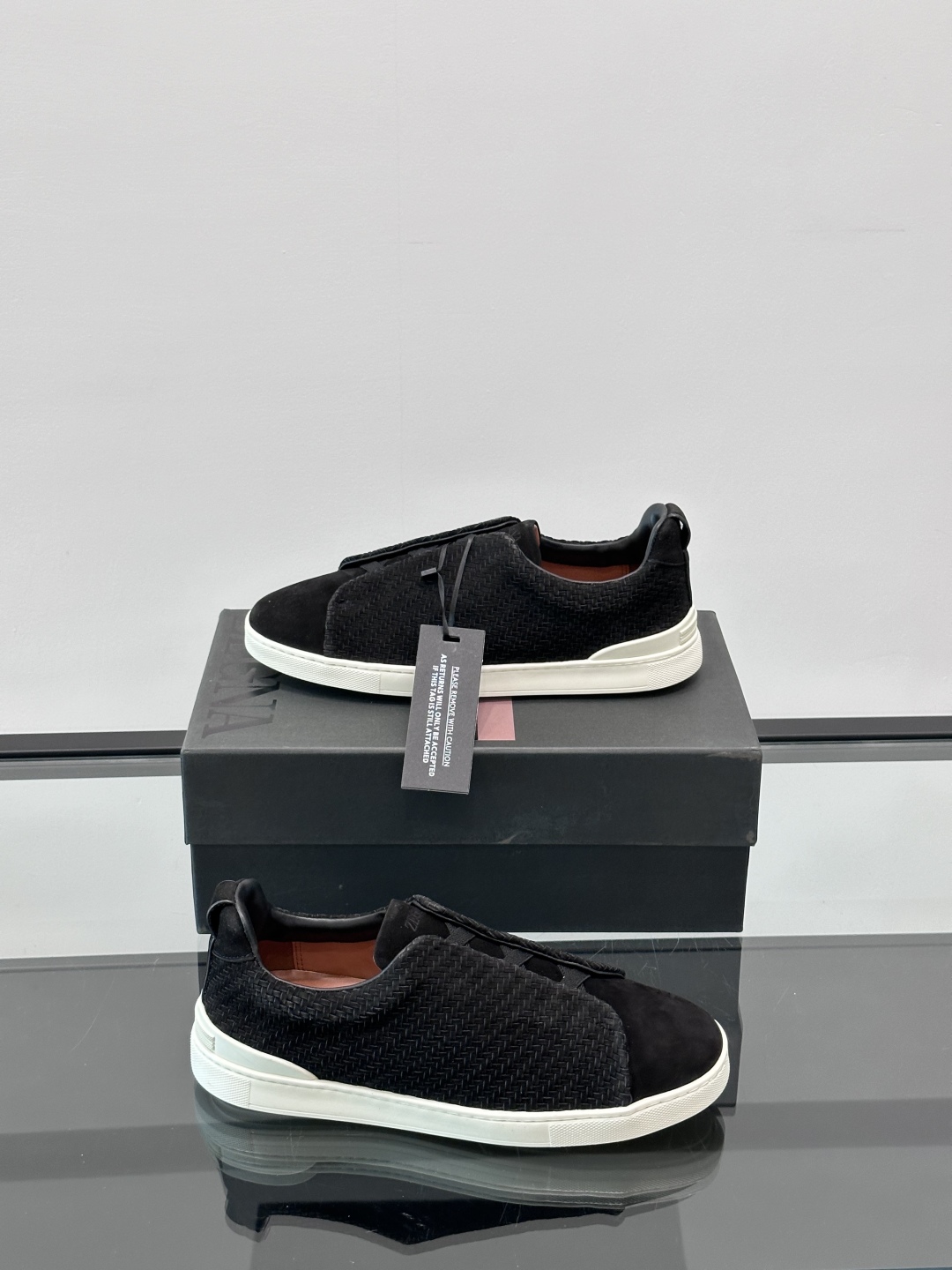 ZEGNA 杰尼亚 绒面奢华休闲TriPle Stitch™ 2025新款男士休闲鞋，选用进口翻毛牛皮打