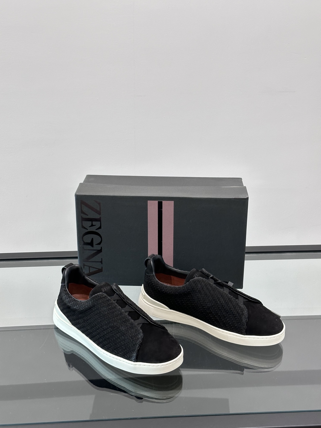 ZEGNA 杰尼亚 绒面奢华休闲TriPle Stitch™ 2025新款男士休闲鞋，选用进口翻毛牛皮打