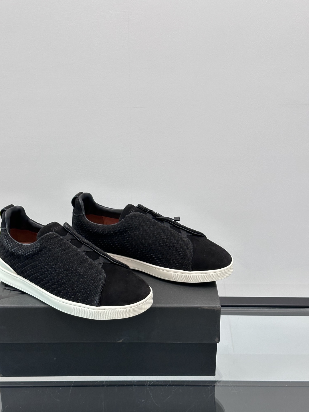 ZEGNA 杰尼亚 绒面奢华休闲TriPle Stitch™ 2025新款男士休闲鞋，选用进口翻毛牛皮打