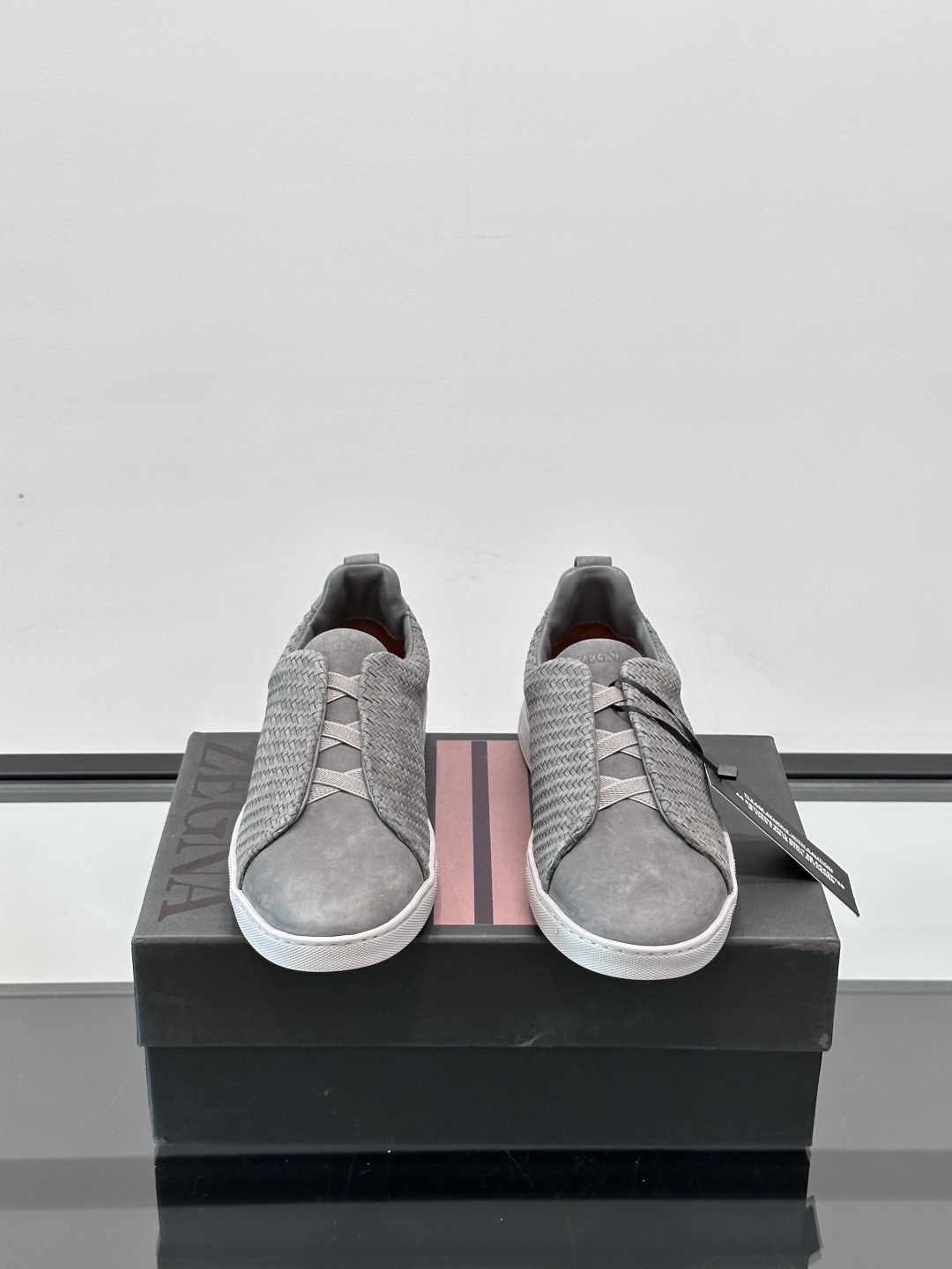 ZEGNA 杰尼亚 绒面奢华休闲TriPle Stitch™ 2025新款男士休闲鞋，选用进口翻毛牛皮打