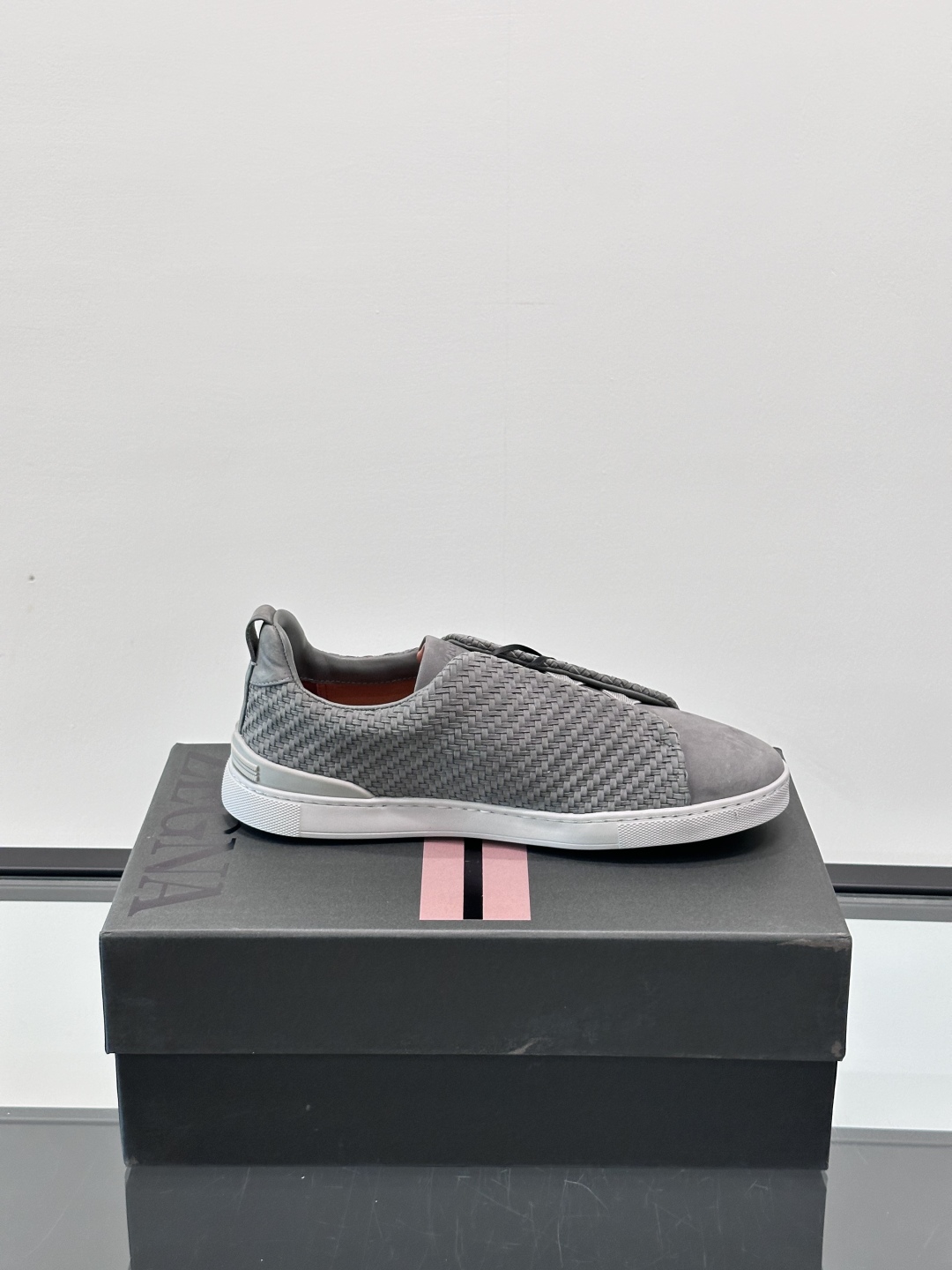 ZEGNA 杰尼亚 绒面奢华休闲TriPle Stitch™ 2025新款男士休闲鞋，选用进口翻毛牛皮打