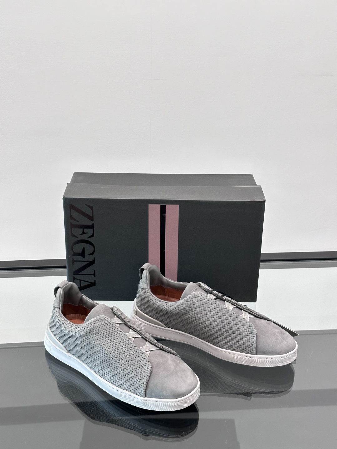 ZEGNA 杰尼亚 绒面奢华休闲TriPle Stitch™ 2025新款男士休闲鞋，选用进口翻毛牛皮打