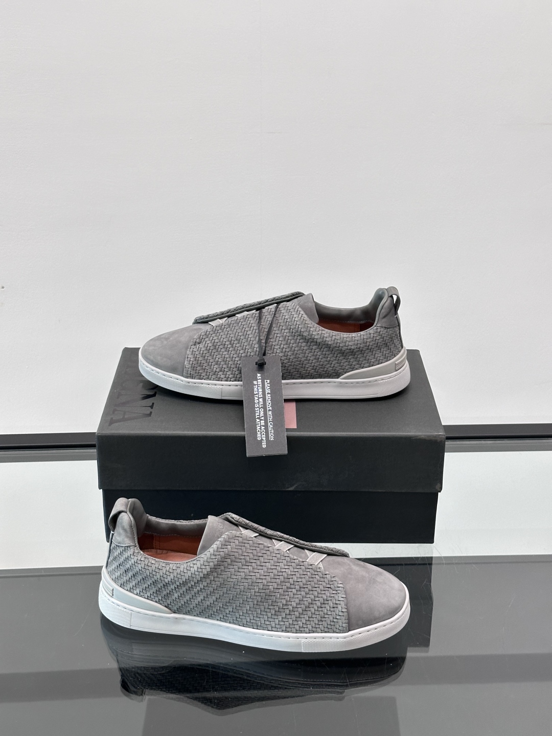 ZEGNA 杰尼亚 绒面奢华休闲TriPle Stitch™ 2025新款男士休闲鞋，选用进口翻毛牛皮打