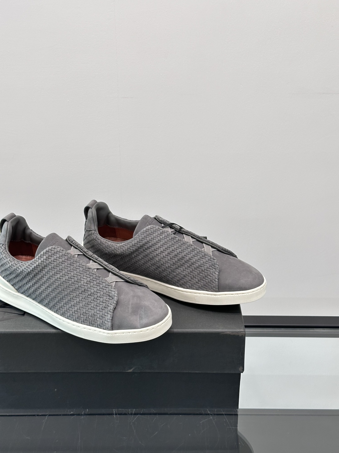 ZEGNA 杰尼亚 绒面奢华休闲TriPle Stitch™ 2025新款男士休闲鞋，选用进口翻毛牛皮打
