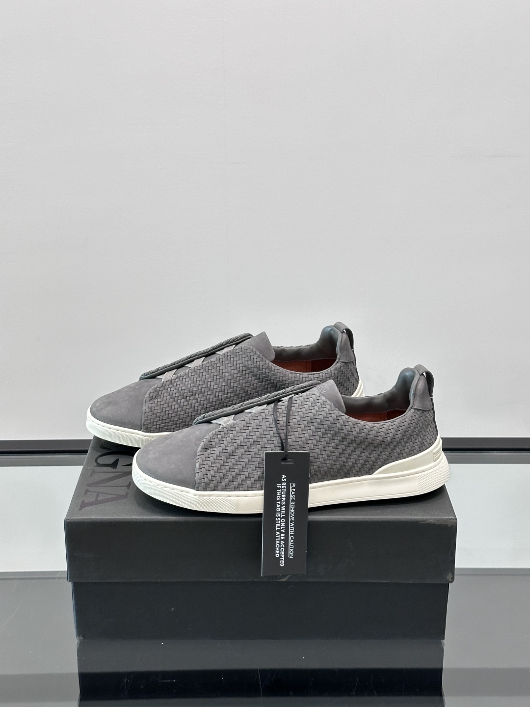 ZEGNA 杰尼亚 绒面奢华休闲TriPle Stitch™ 2025新款男士休闲鞋，选用进口翻毛牛皮打